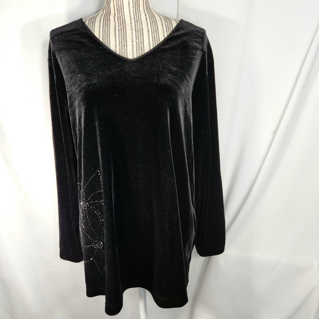 Jaclyn Smith Black Velour Long Sleeve V Neck Bead Floral Accent Top Plus Size 1x